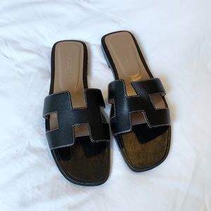 H slide sandals